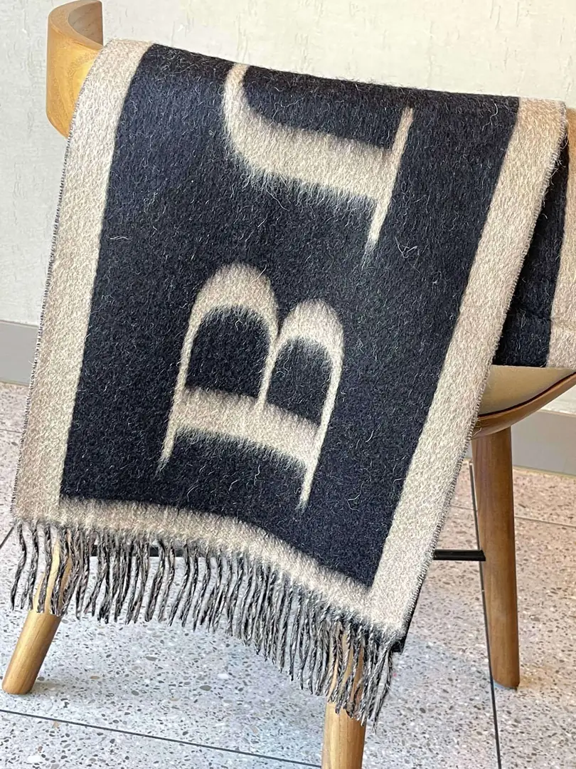 22.99$   Burberry    3767-M gallery