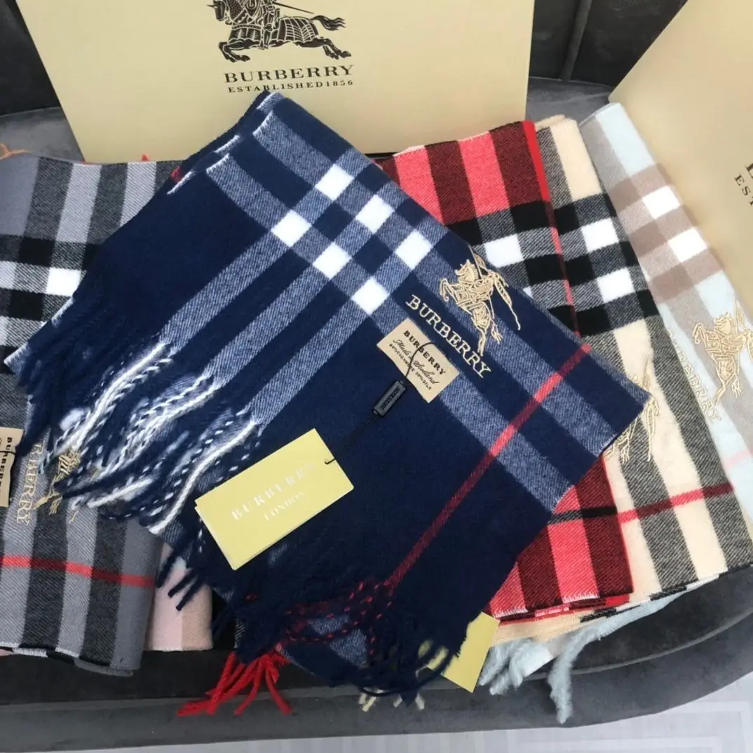 23.66$  Burberry   3931-M gallery