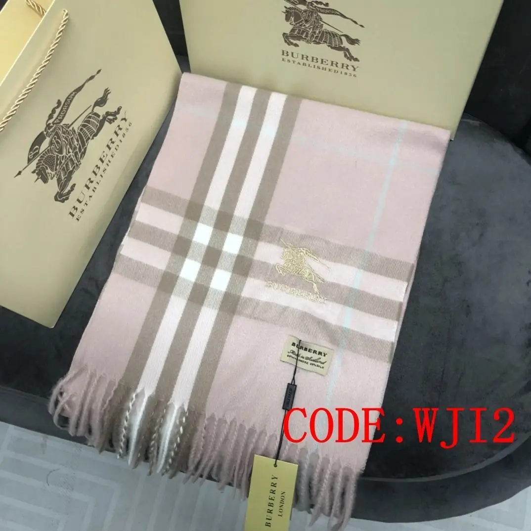 23.66$  Burberry   3931-M gallery