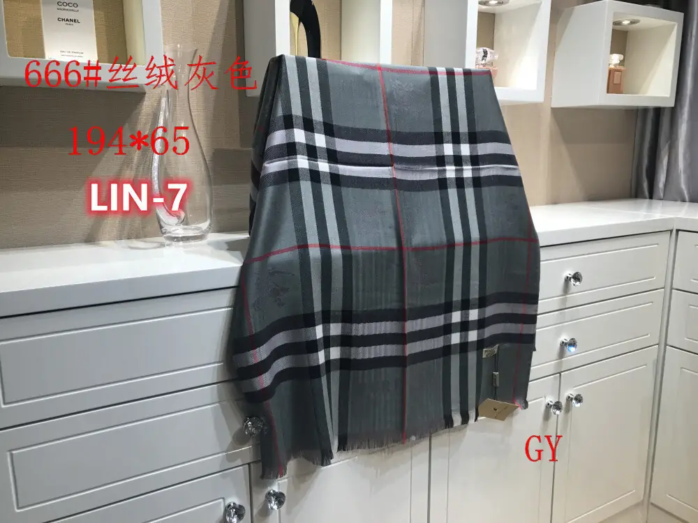 23.76$   BURBERRY  304-3285-M gallery
