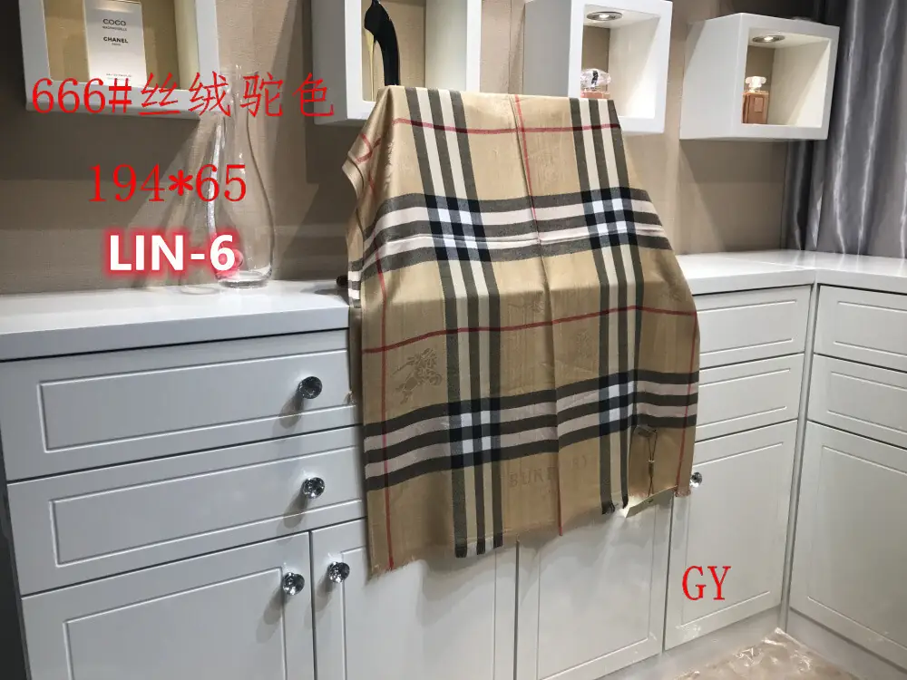 23.76$   BURBERRY  304-3285-M gallery