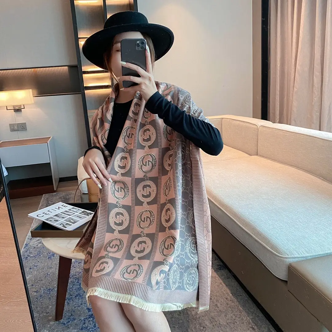 23.98$  GUCCl-Scarf   3205-M gallery