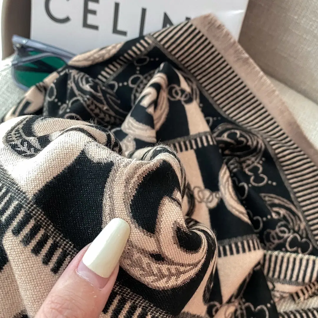 23.98$  GUCCl-Scarf   3205-M gallery