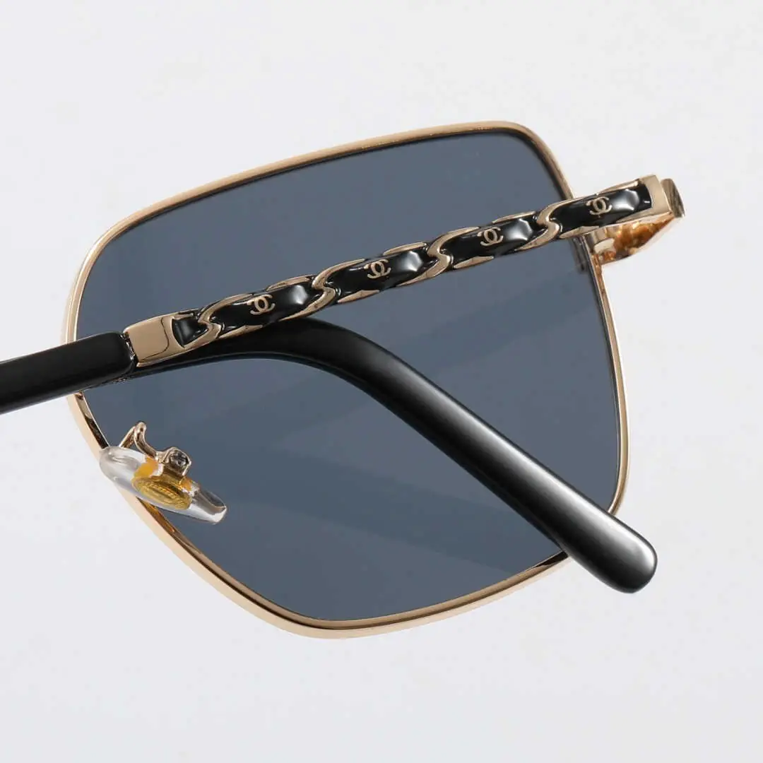 24.99$  CHANEL  FF-4686-M gallery