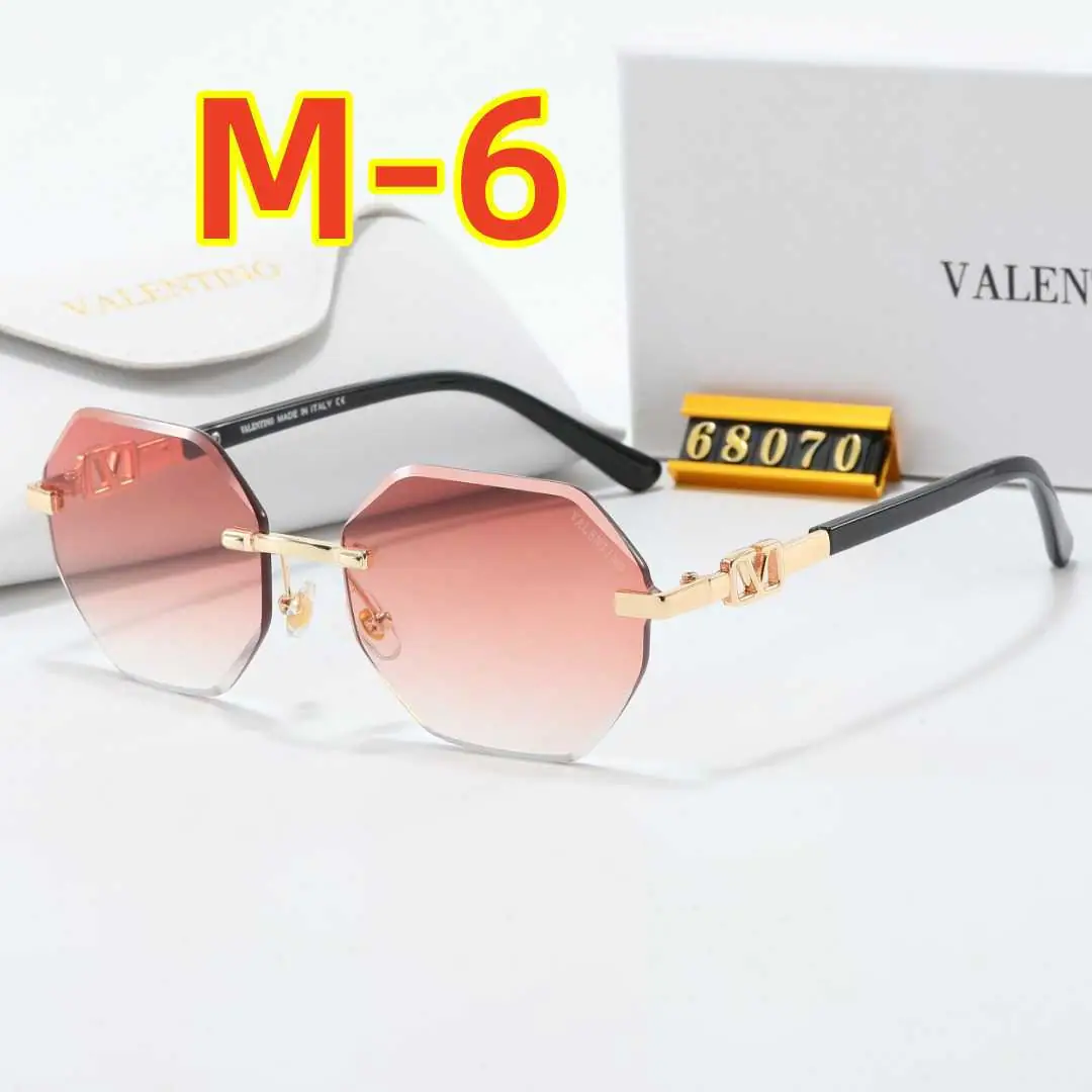 24.99$  Valentino  FF-4689-M gallery