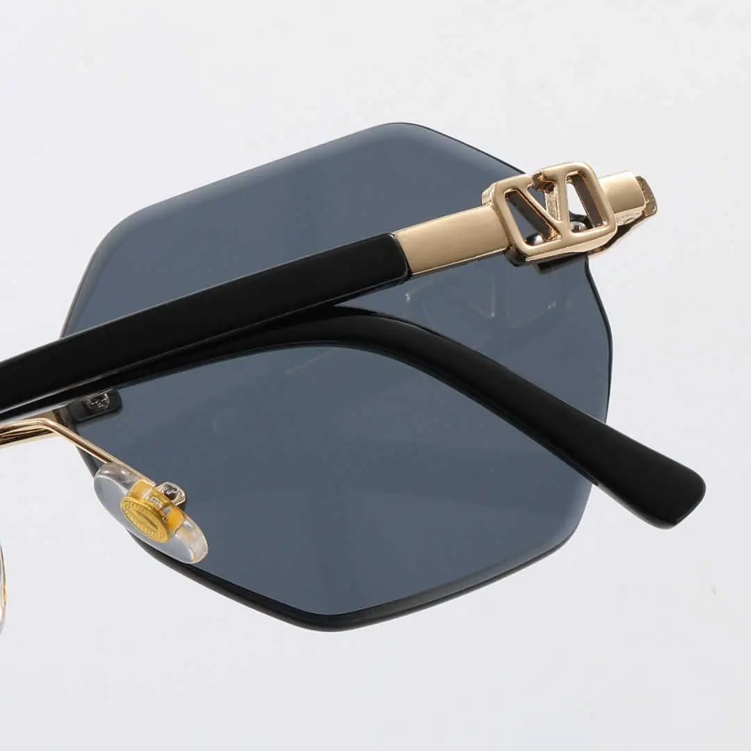 24.99$  Valentino  FF-4689-M gallery