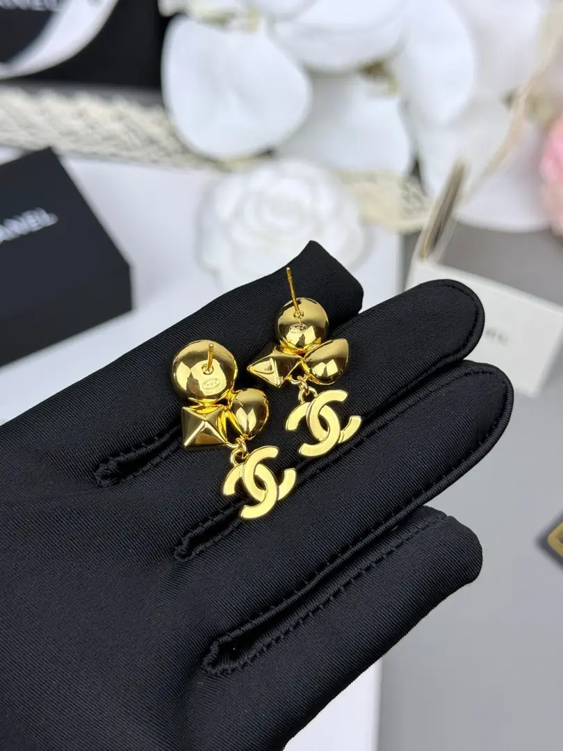 25.99$ Chanel   4915-M gallery