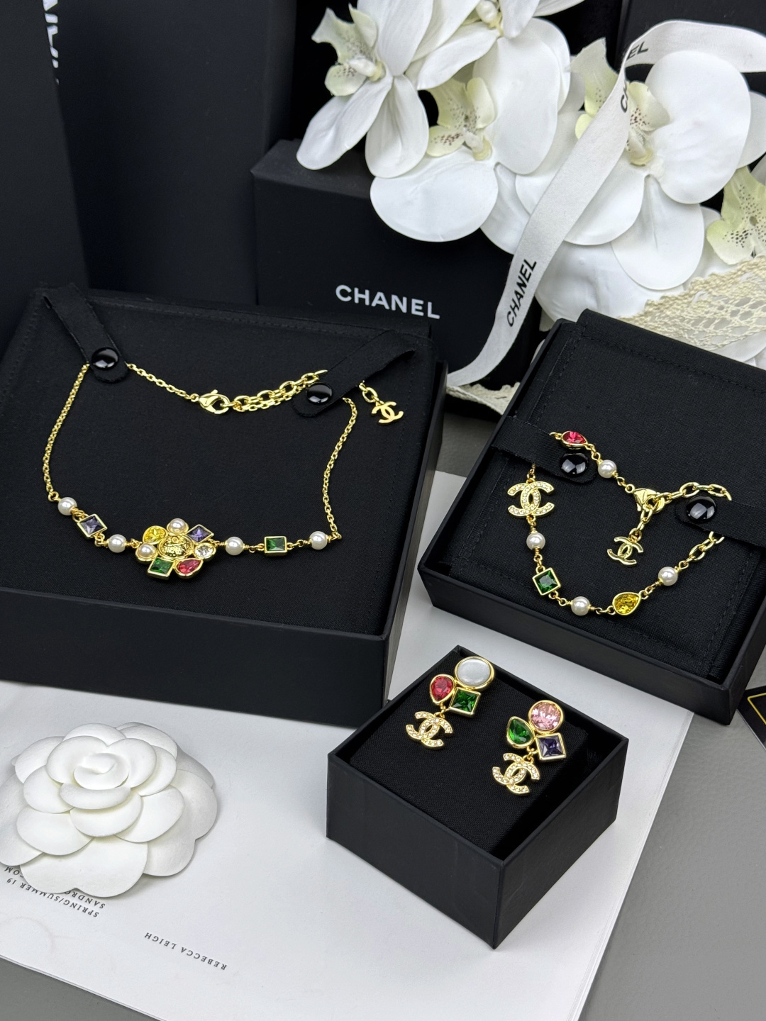 25.99$ Chanel   4915-M gallery