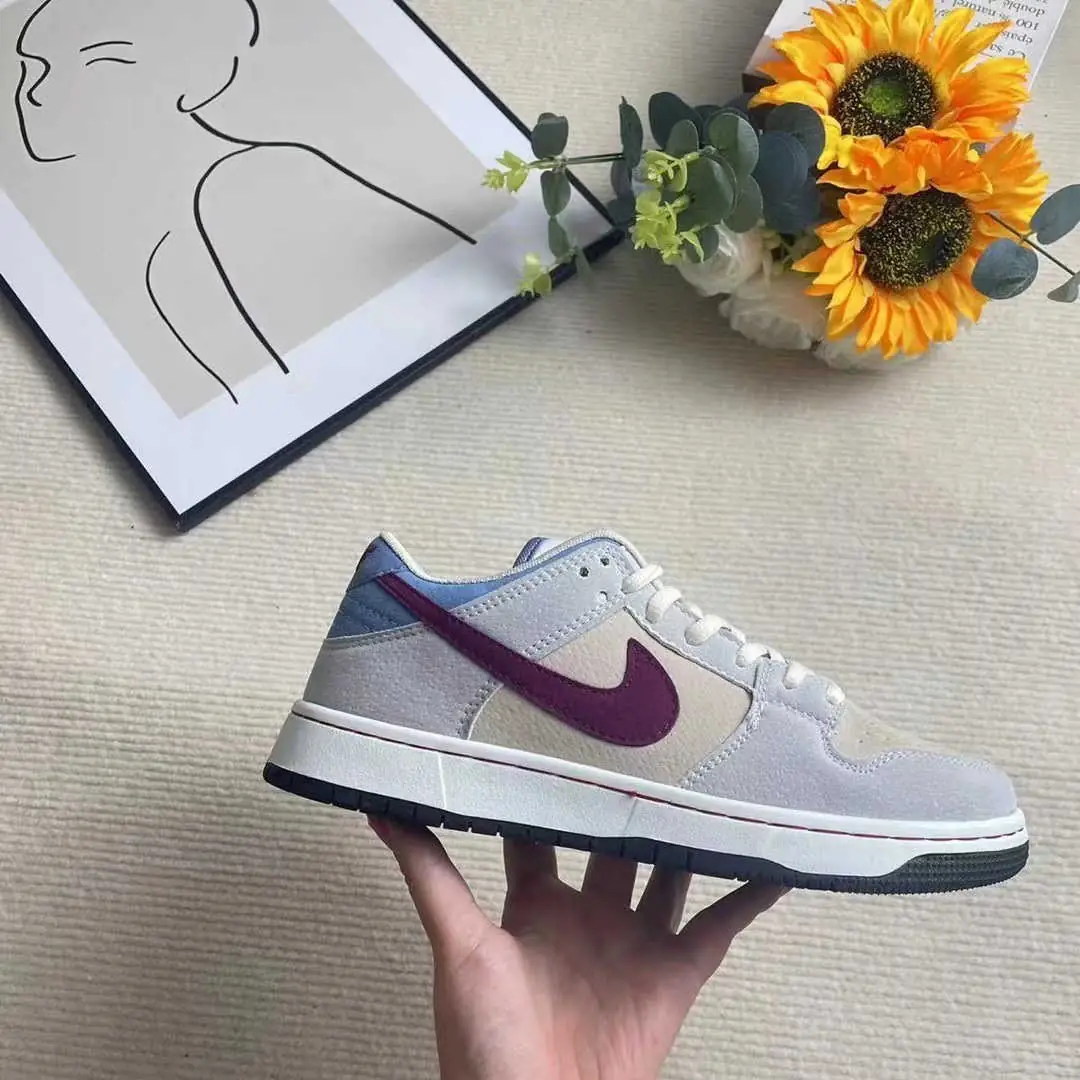 26.79$  NIKE   3775-M gallery