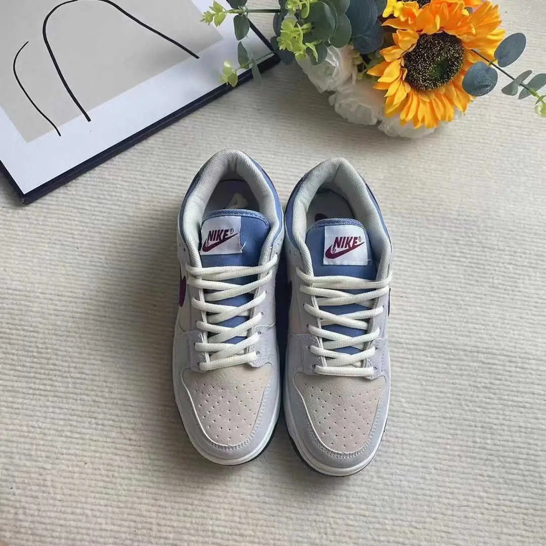 26.79$  NIKE   3775-M gallery