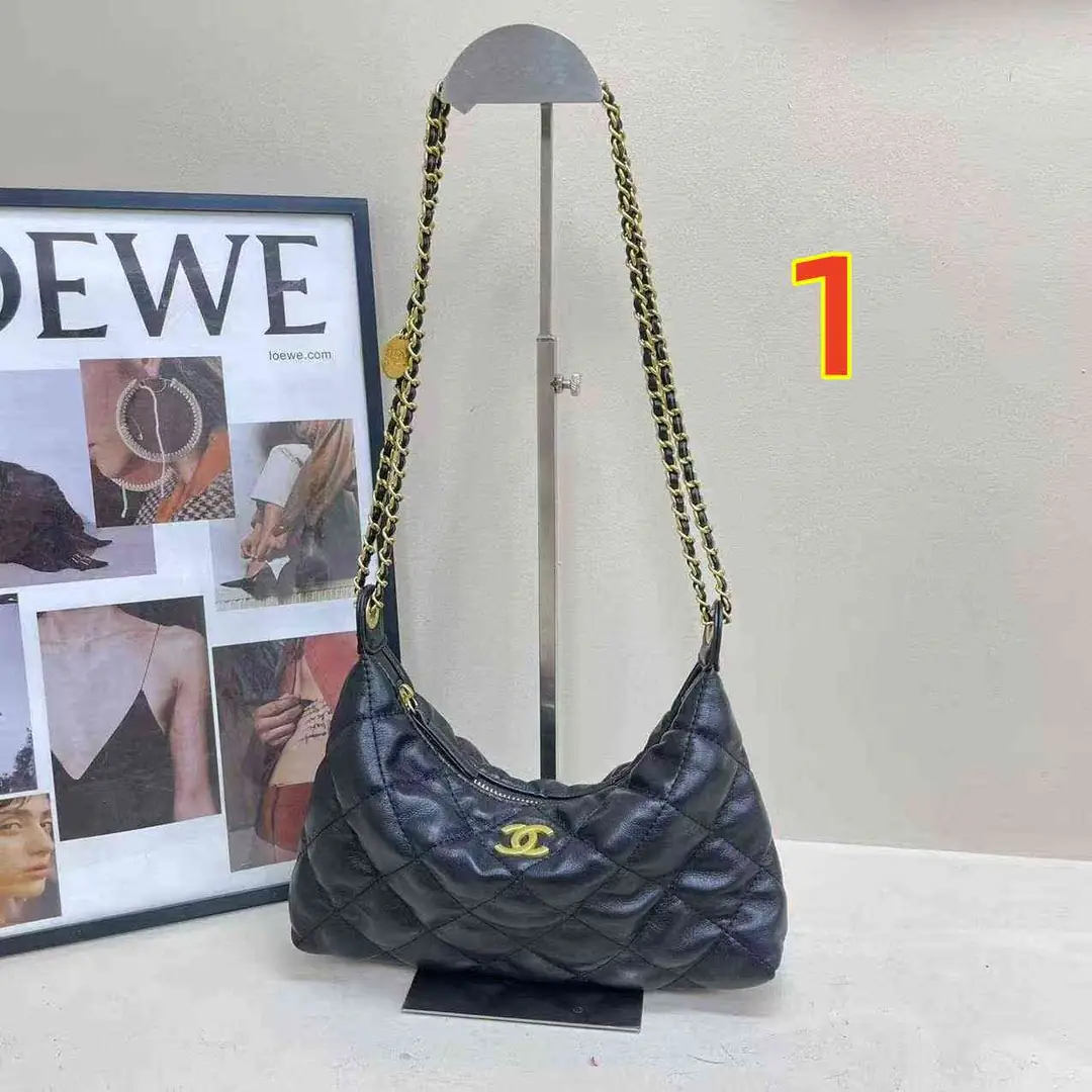 27.41$   CHANEL    301-4887-M gallery