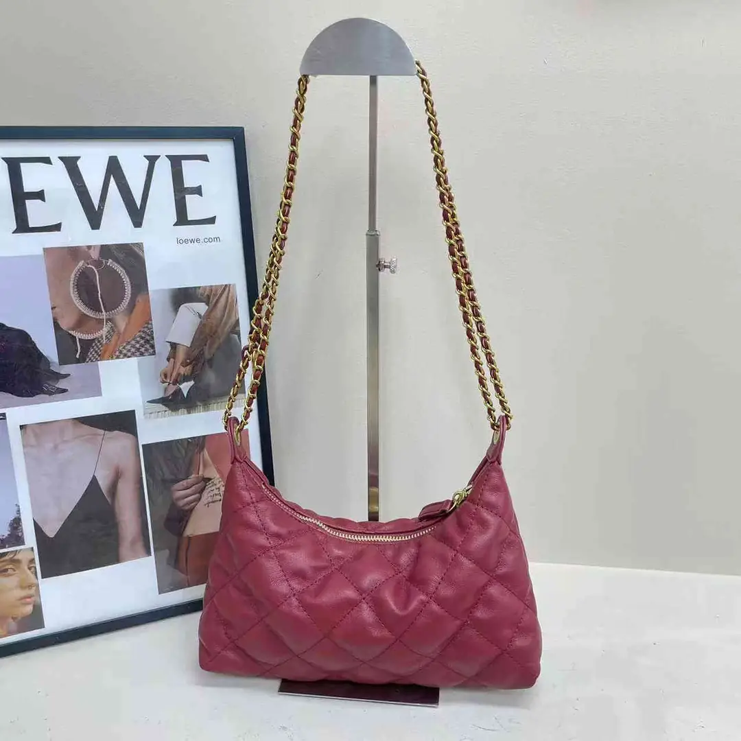 27.41$   CHANEL    301-4887-M gallery