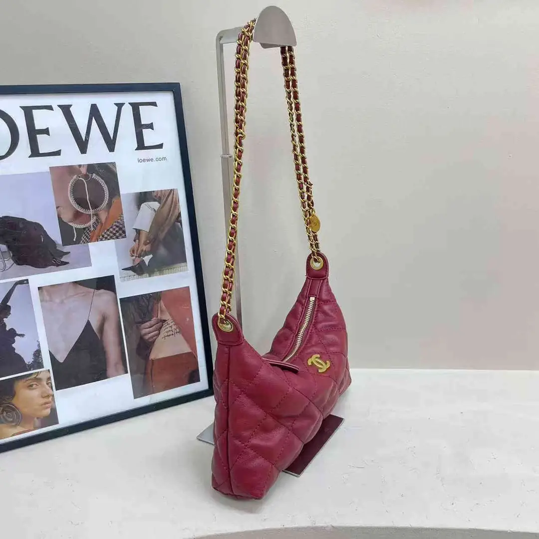 27.41$   CHANEL    301-4887-M gallery