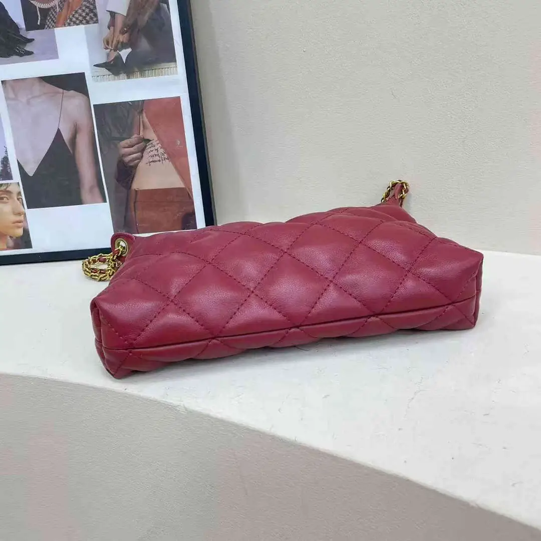 27.41$   CHANEL    301-4887-M gallery