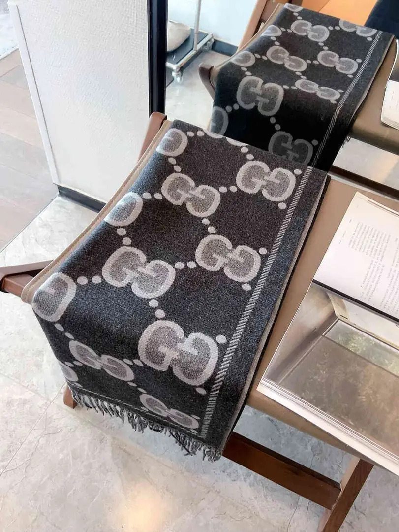 27.65$Gucci    4838-M gallery