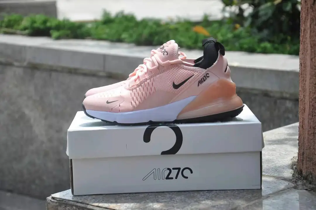 27.86$ Nike 270    shu-3833-M gallery