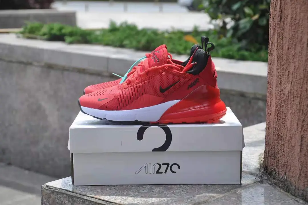 27.86$ Nike 270    shu-3833-M gallery