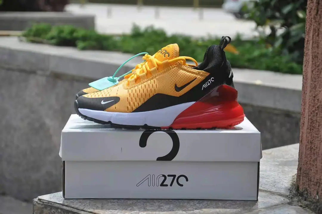 27.86$ Nike 270    shu-3833-M gallery