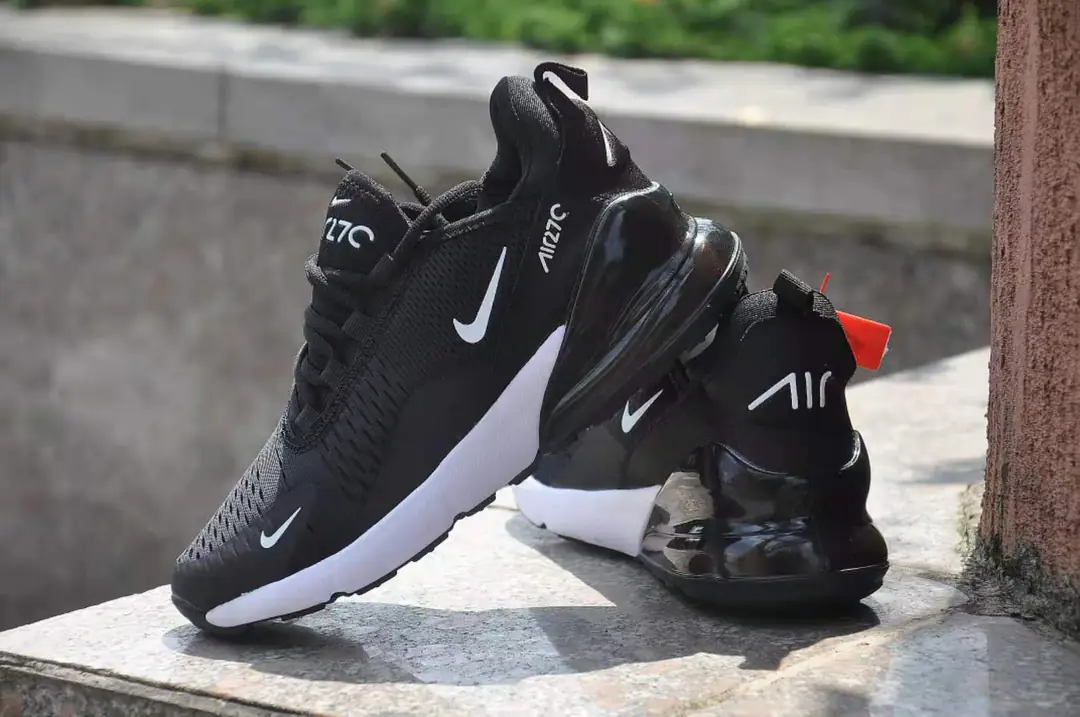 27.86$ Nike 270    shu-3833-M gallery