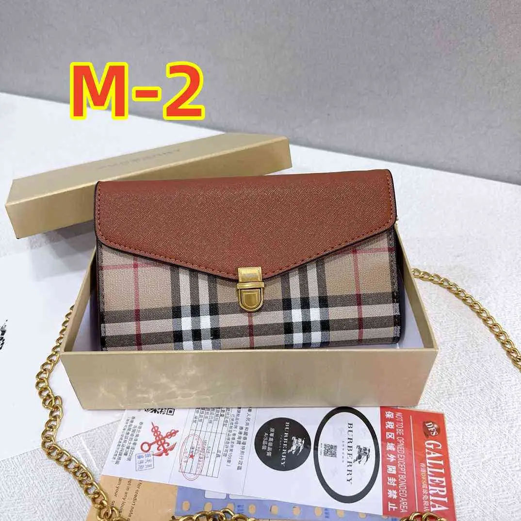 28.75$   BURBERRY  301-4531-M gallery
