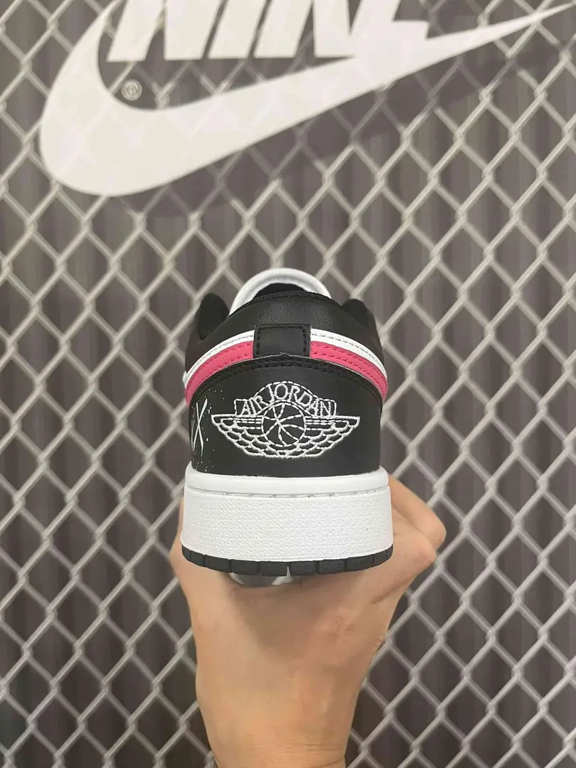 34.88$Nike    4833-M gallery