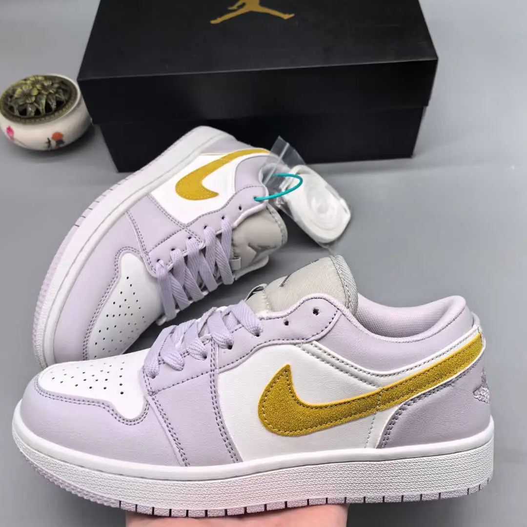 35.82$   AJ1   109-4744-M gallery