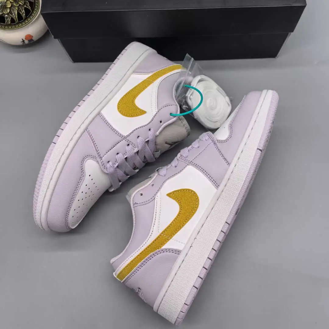 35.82$   AJ1   109-4744-M gallery