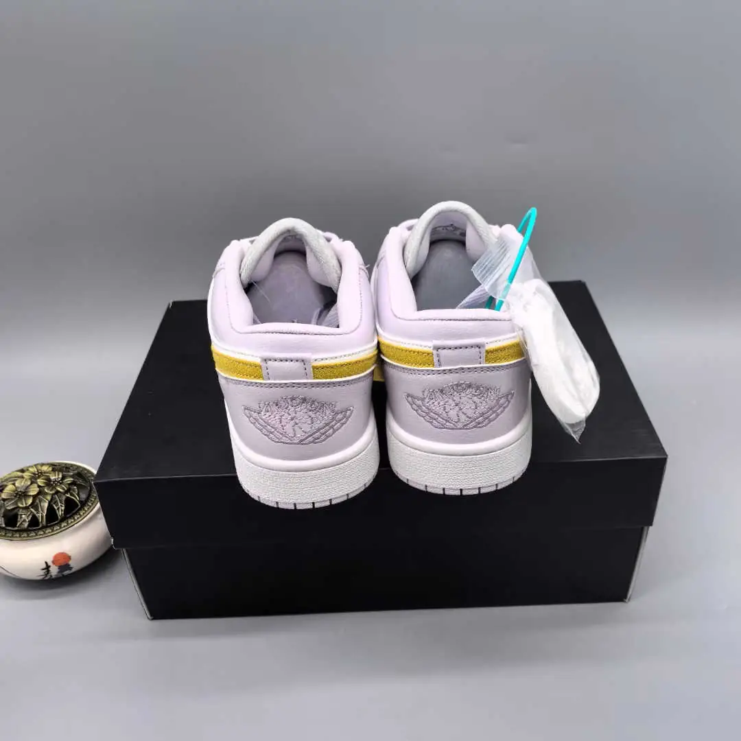 35.82$   AJ1   109-4744-M gallery