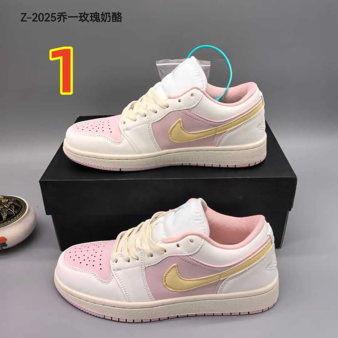 35.82$ AJ1  109-4743-M gallery