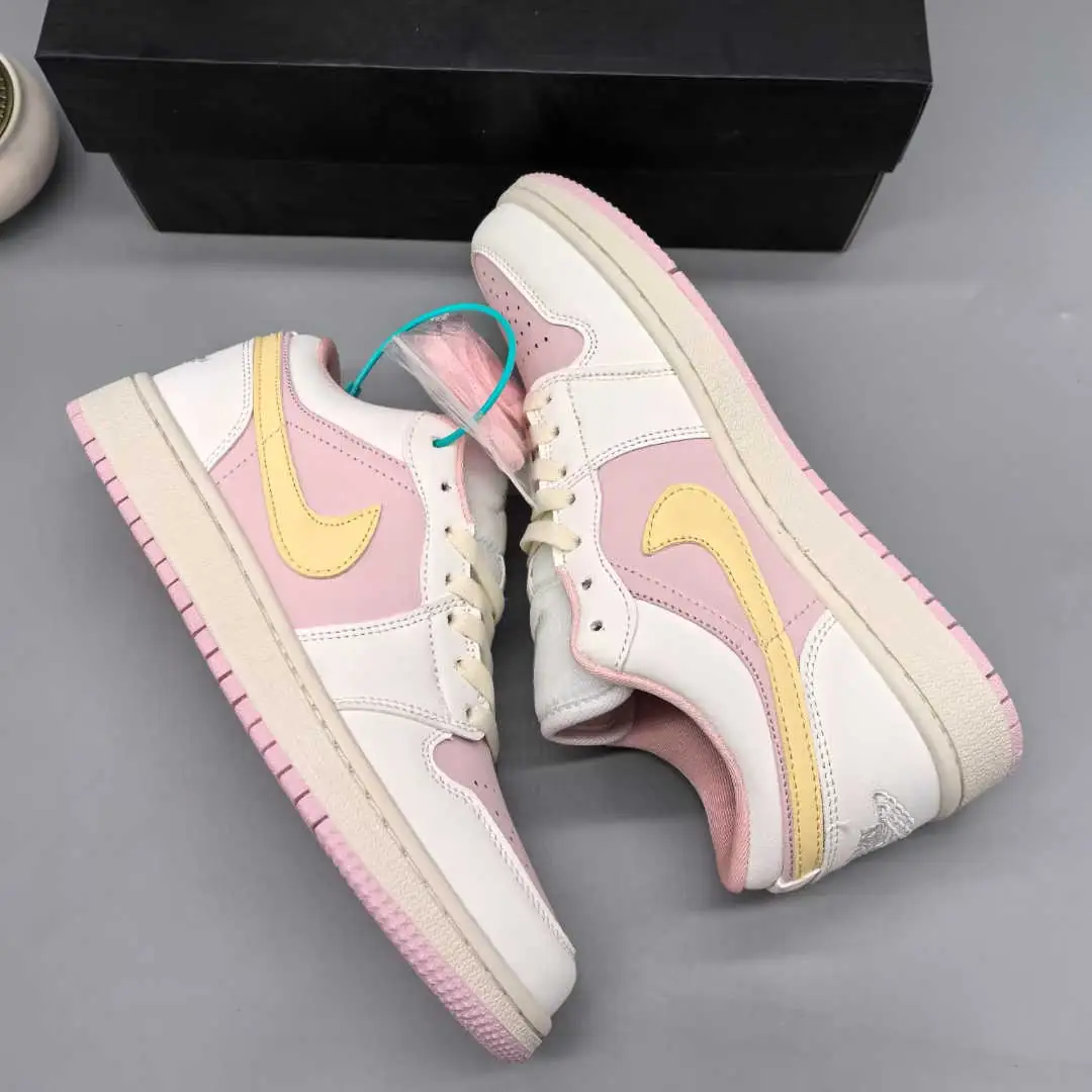 35.82$ AJ1  109-4743-M gallery