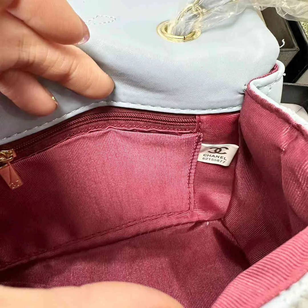 37.99$  CHANEL  301-4213-M gallery