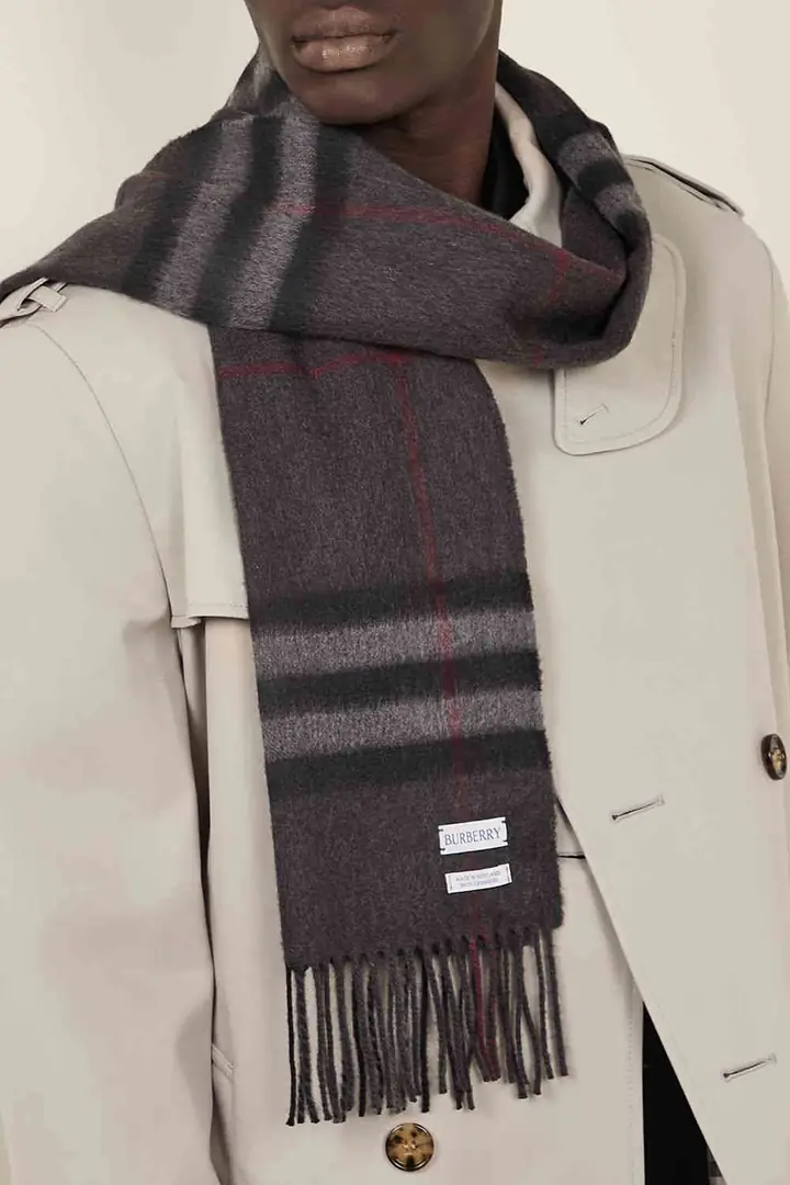 38$   Burberry   4840-M gallery