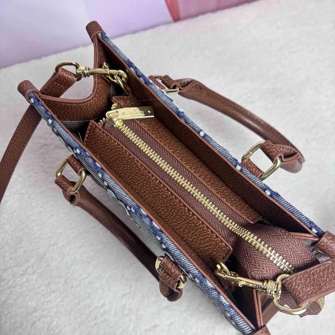 38.47$   GUCCI   301-4811-M gallery