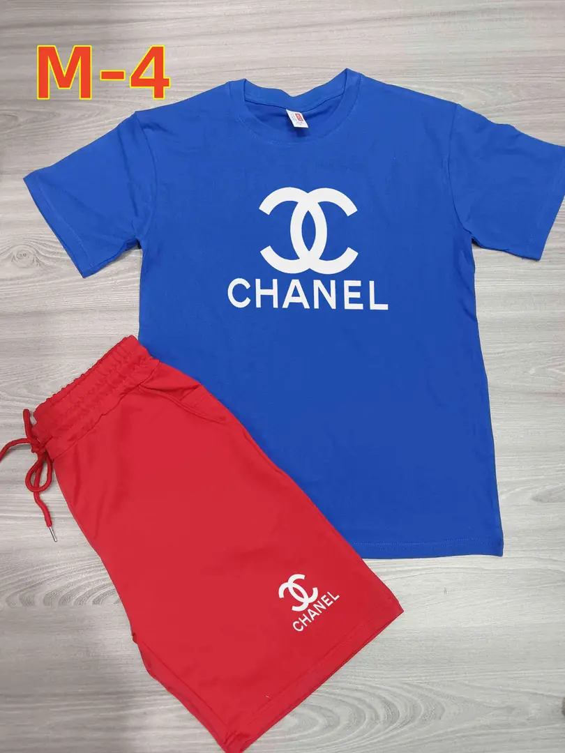 38.82$  CHANEL   206-4652-M gallery