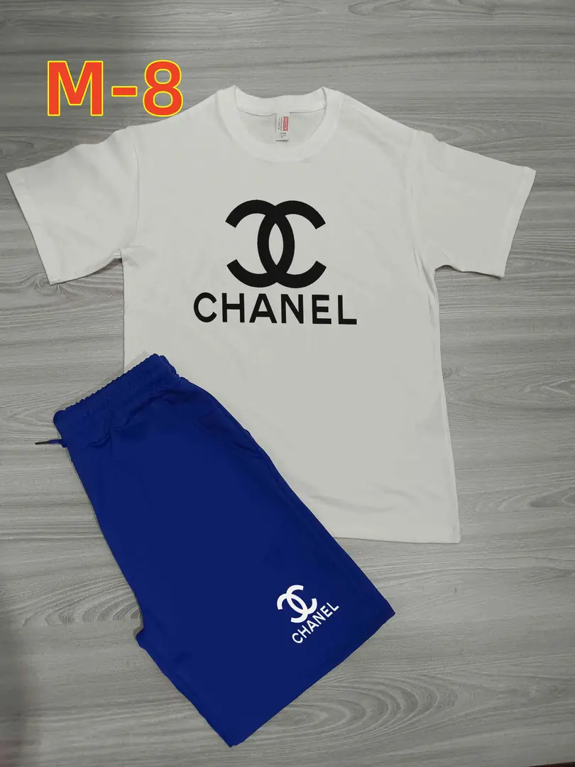 38.82$  CHANEL   206-4652-M gallery
