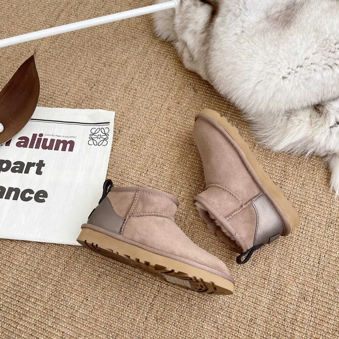 38.83$  UGG   3816-M gallery