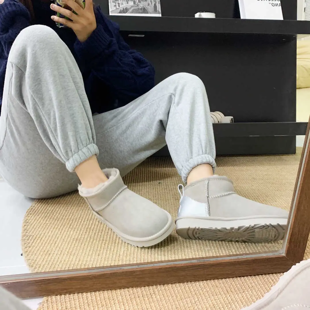 38.83$  UGG   3816-M gallery