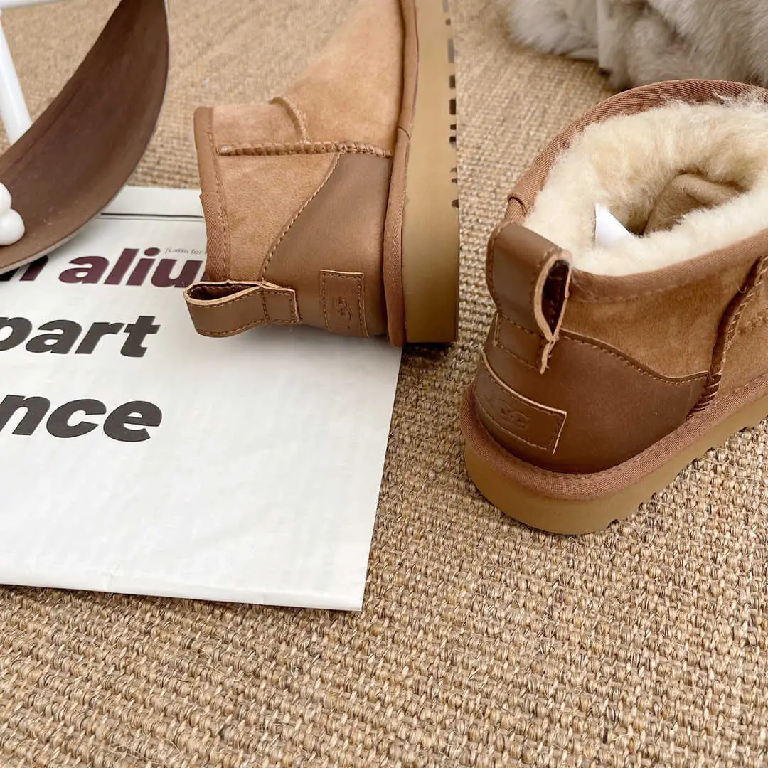 38.83$  UGG   3816-M gallery