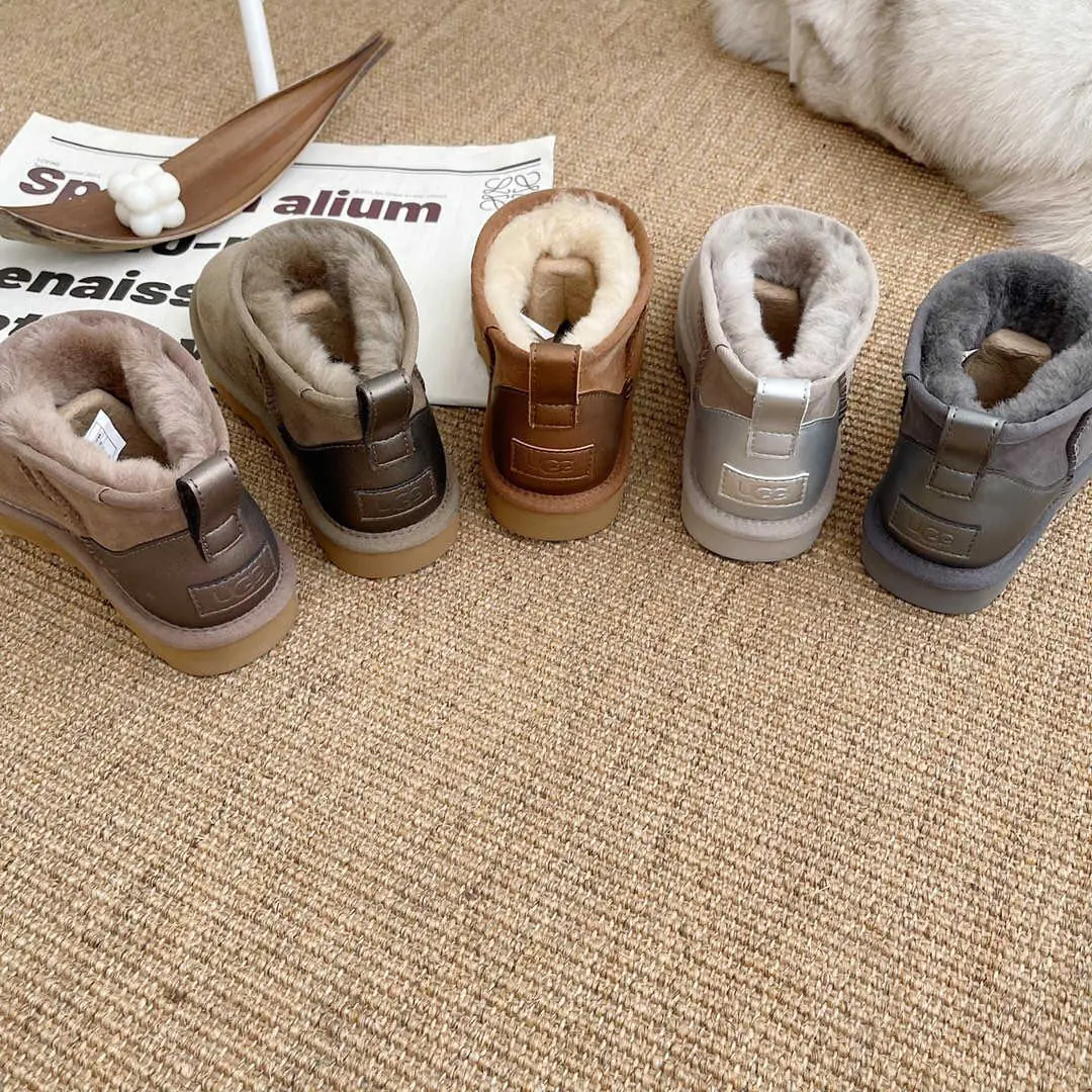 38.83$  UGG   3816-M gallery