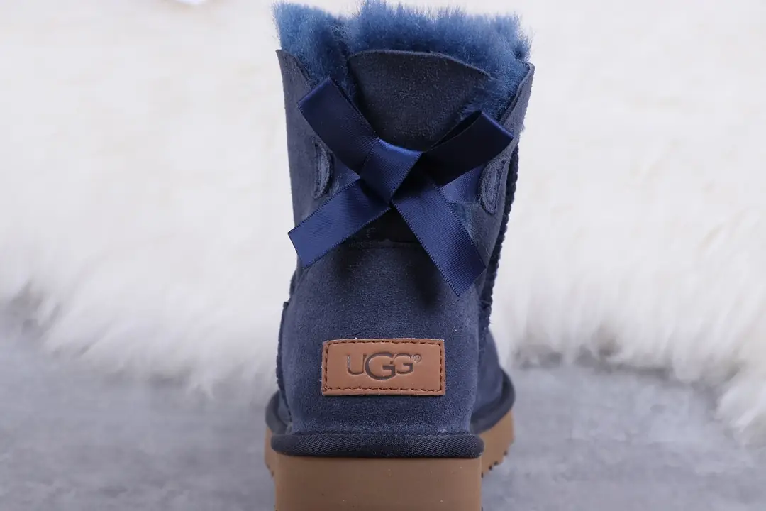 39.31$ UGG     2871-M gallery