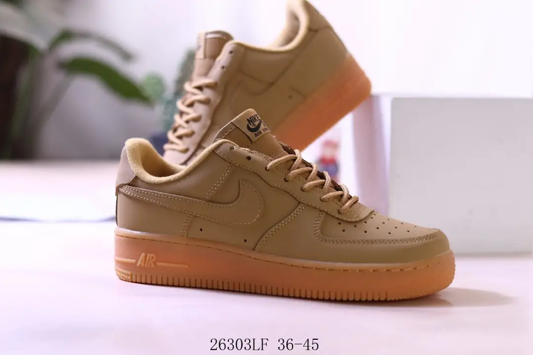 41.66$  NIKE  4769-M gallery