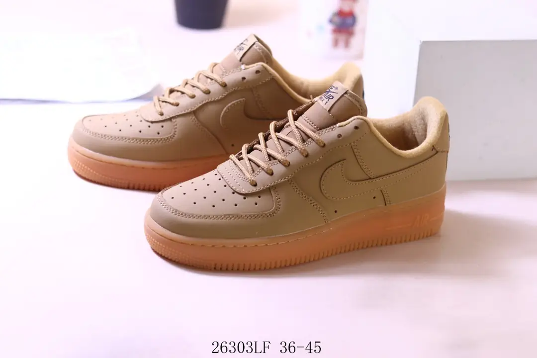 41.66$  NIKE  4769-M gallery