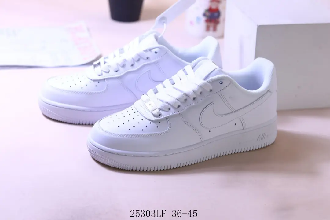 41.66$  NIKE  4769-M gallery