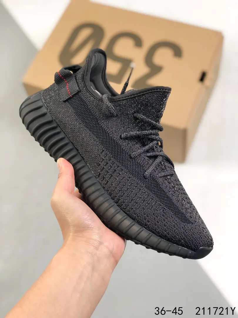 43.22$   AdidasYeezy Boost 350    4768-M gallery