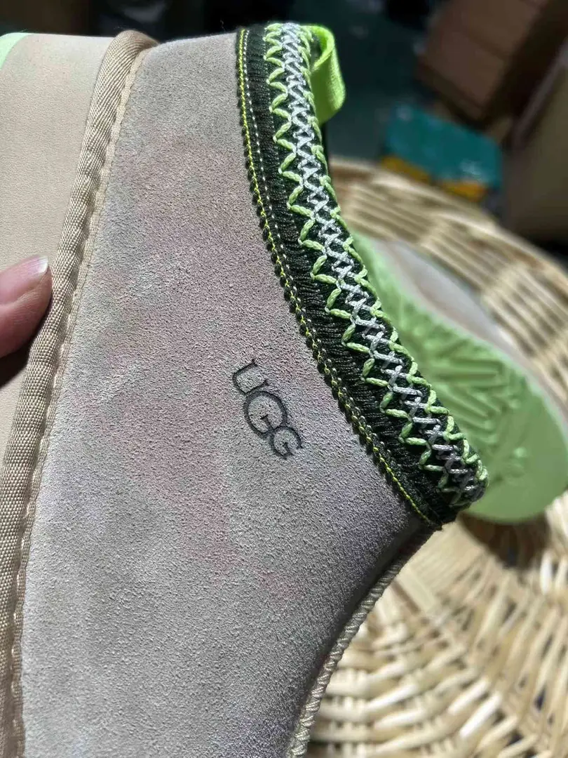 43.99$UGG    tao-4870-M gallery