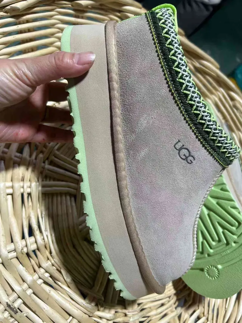 43.99$UGG    tao-4870-M gallery