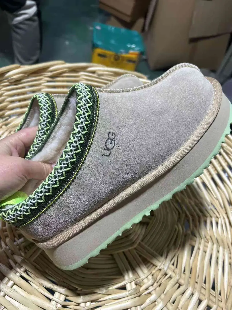 43.99$UGG    tao-4870-M gallery