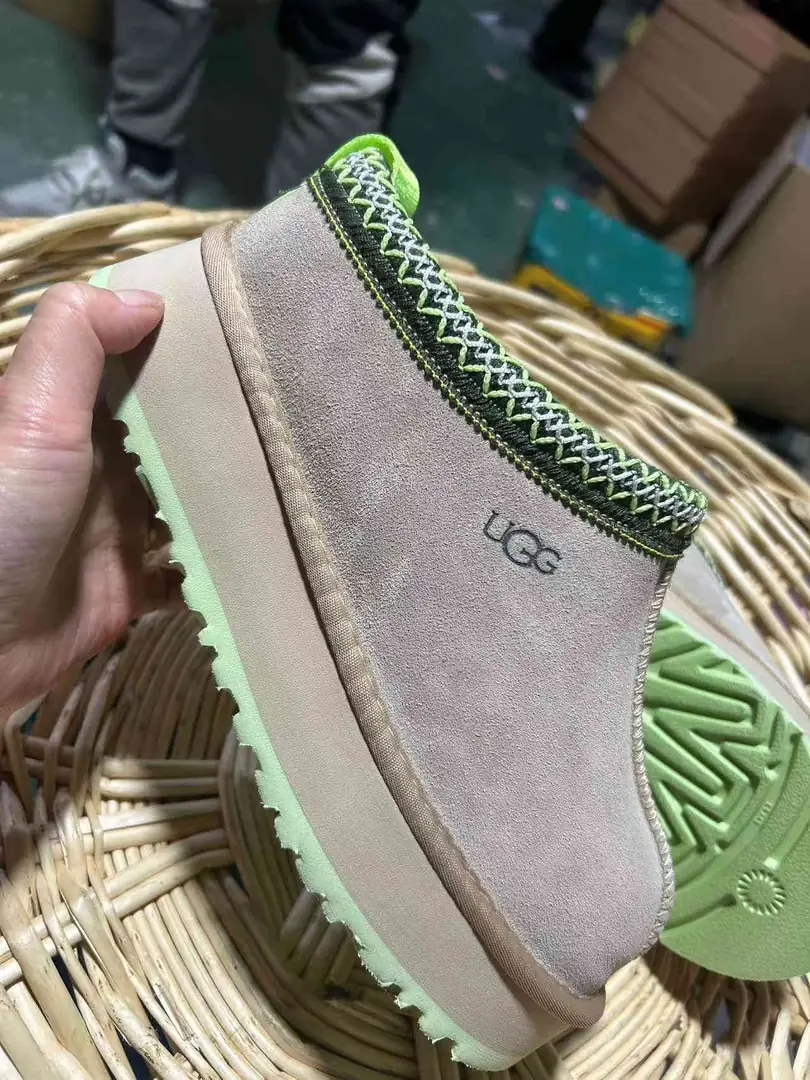 43.99$UGG    tao-4870-M gallery