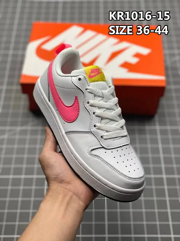 44.53$   NIKE    3522-M gallery