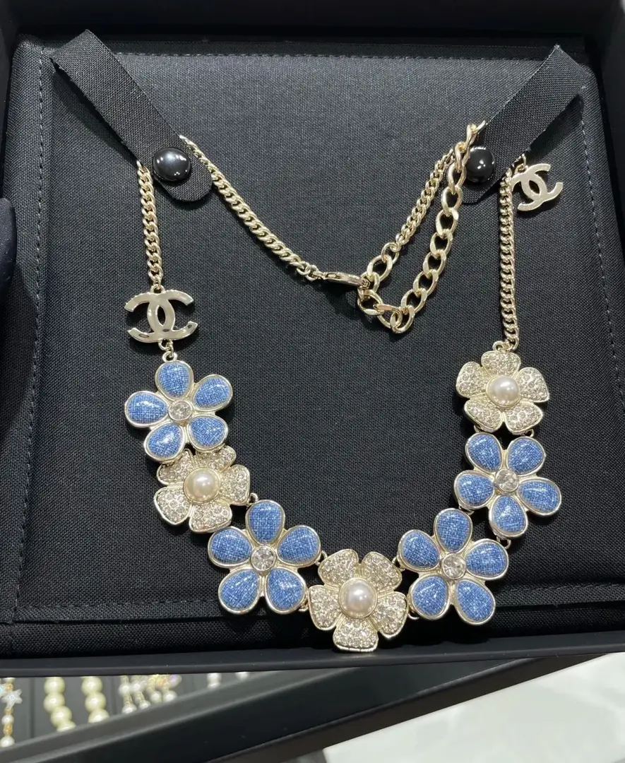 47.18$  Chanel    4917-M gallery